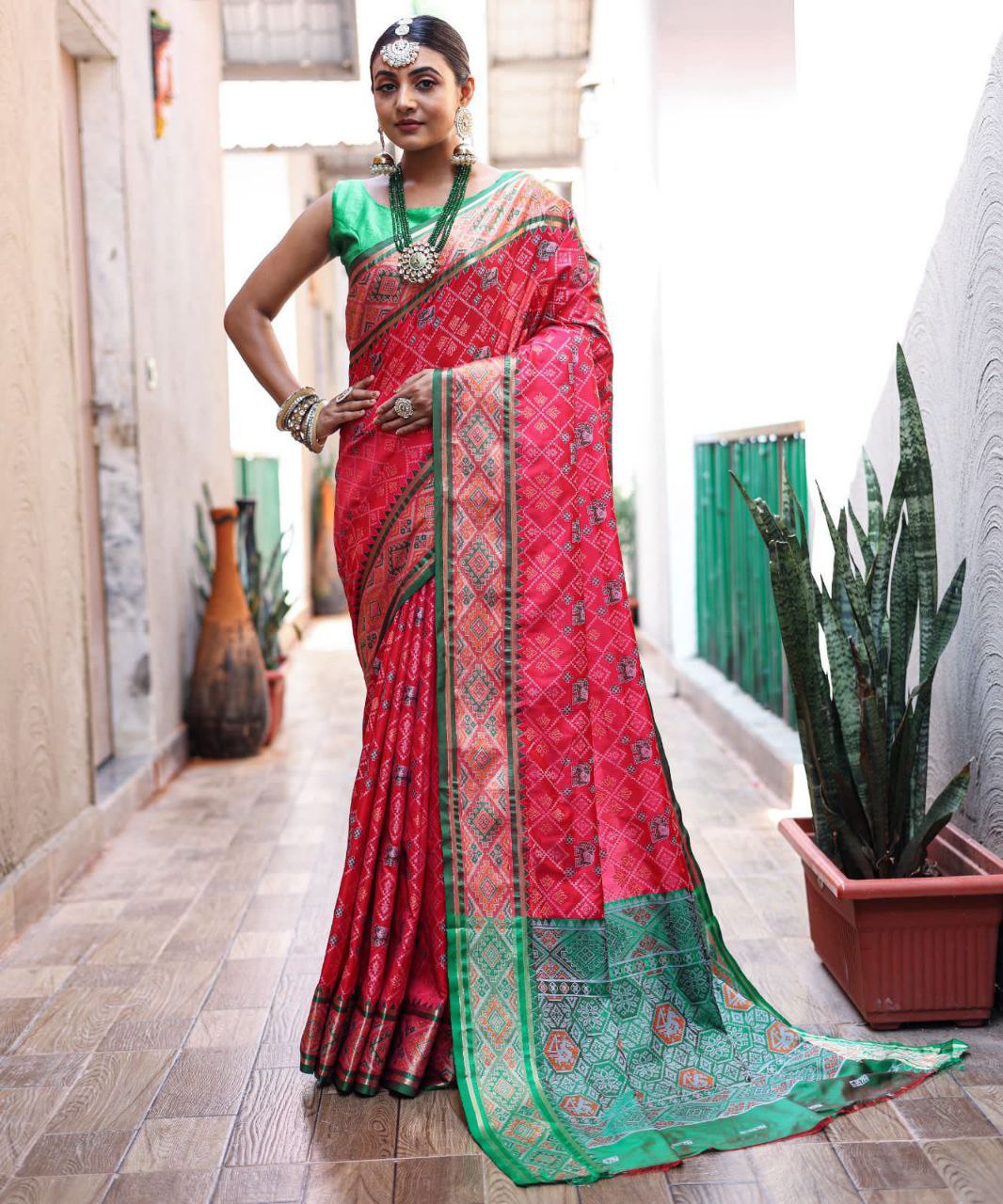 SOFT ELEGANT PATOLA SILK SAREE