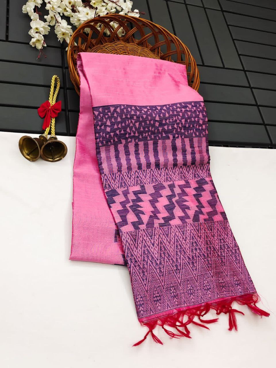 TRADITIONAL WEAVING SAREE