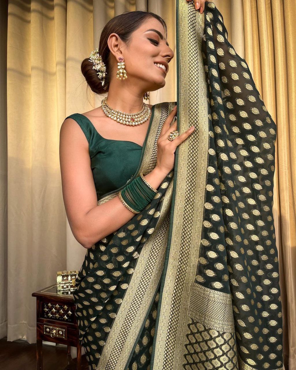 BEAUTIFUL RICH PALLU SAREE