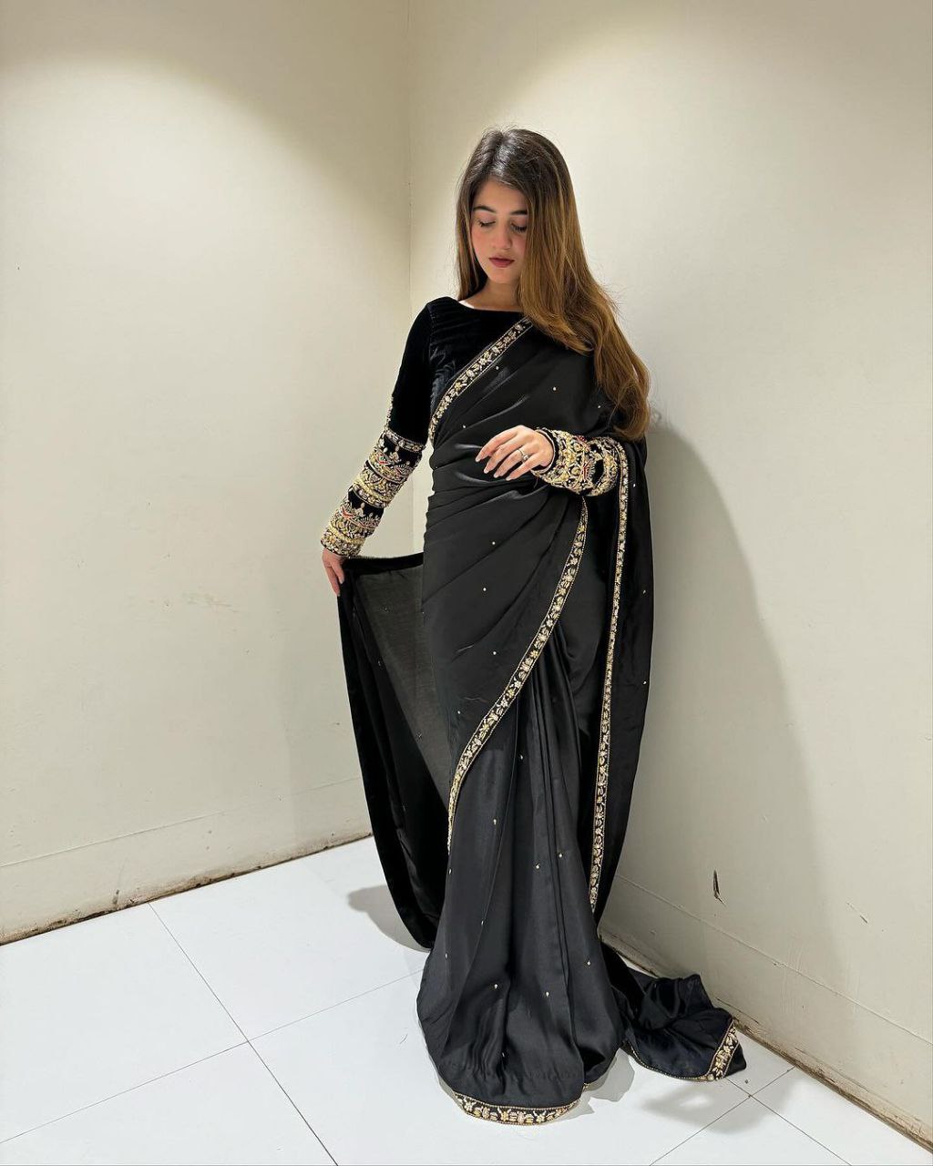 VELVET SAREE WITH EMBROIDERED & FANCY LACE BORDER & SLEEVE WORK