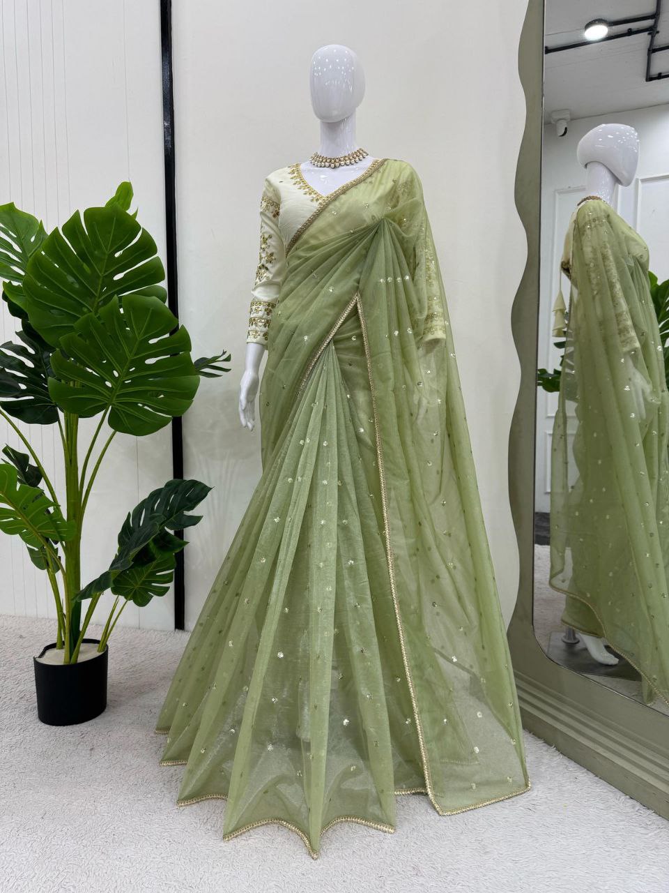 Beautiful Designer Saree in Heavy Twill Net Fabric