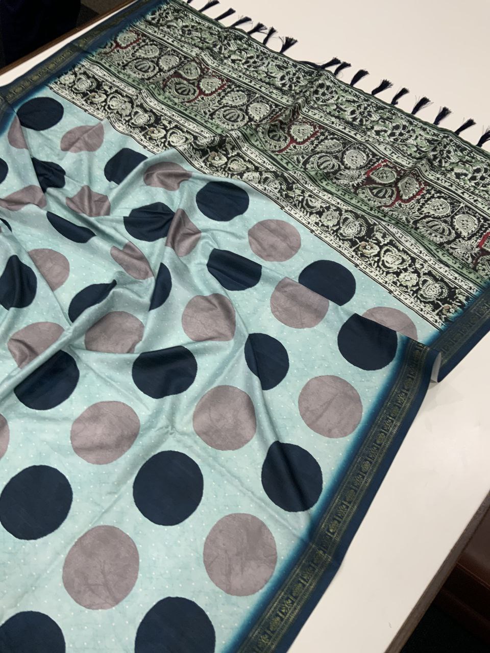 Soft Silk Polka Dot Print Saree